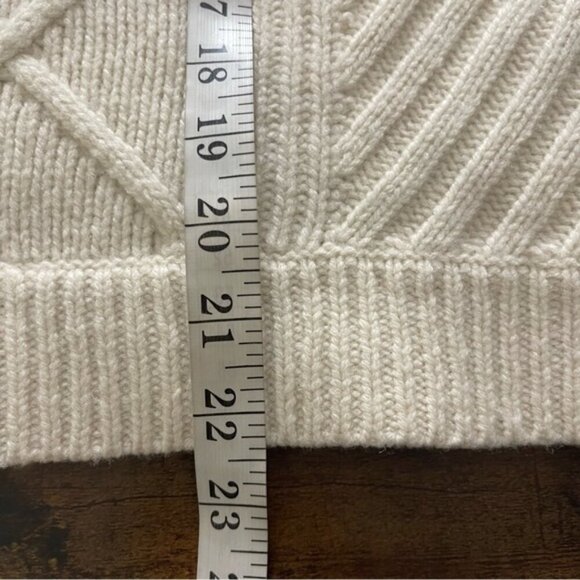 J crew Women’s Pom Pom Sweater 100% wool Crew neck Ivory cable knit size XS - Picture 7 of 8